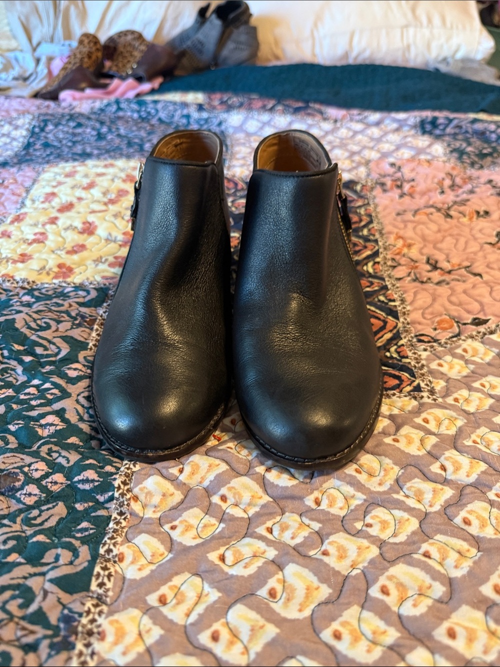 Vionic Jolene Black Leather Side Zip Ankle Boots 6.5